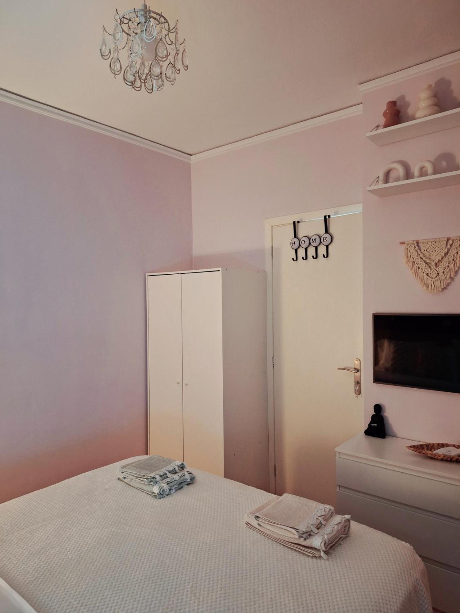 Dani'S Boho Home Mesolóngion 外观 照片